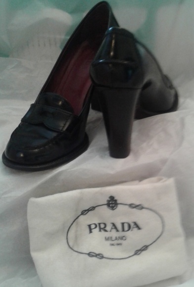 ๐ฉโ๐ป ๐ฏ Authentic Prada High Heeled 'Penny' Loafers w/shoe bag ๐ฉโ๐ป - Picture 9 of 11